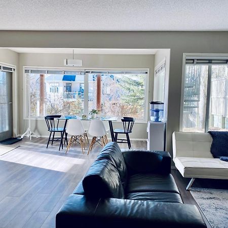 Private, Spacious, & Bright Home YYC Eksteriør billede