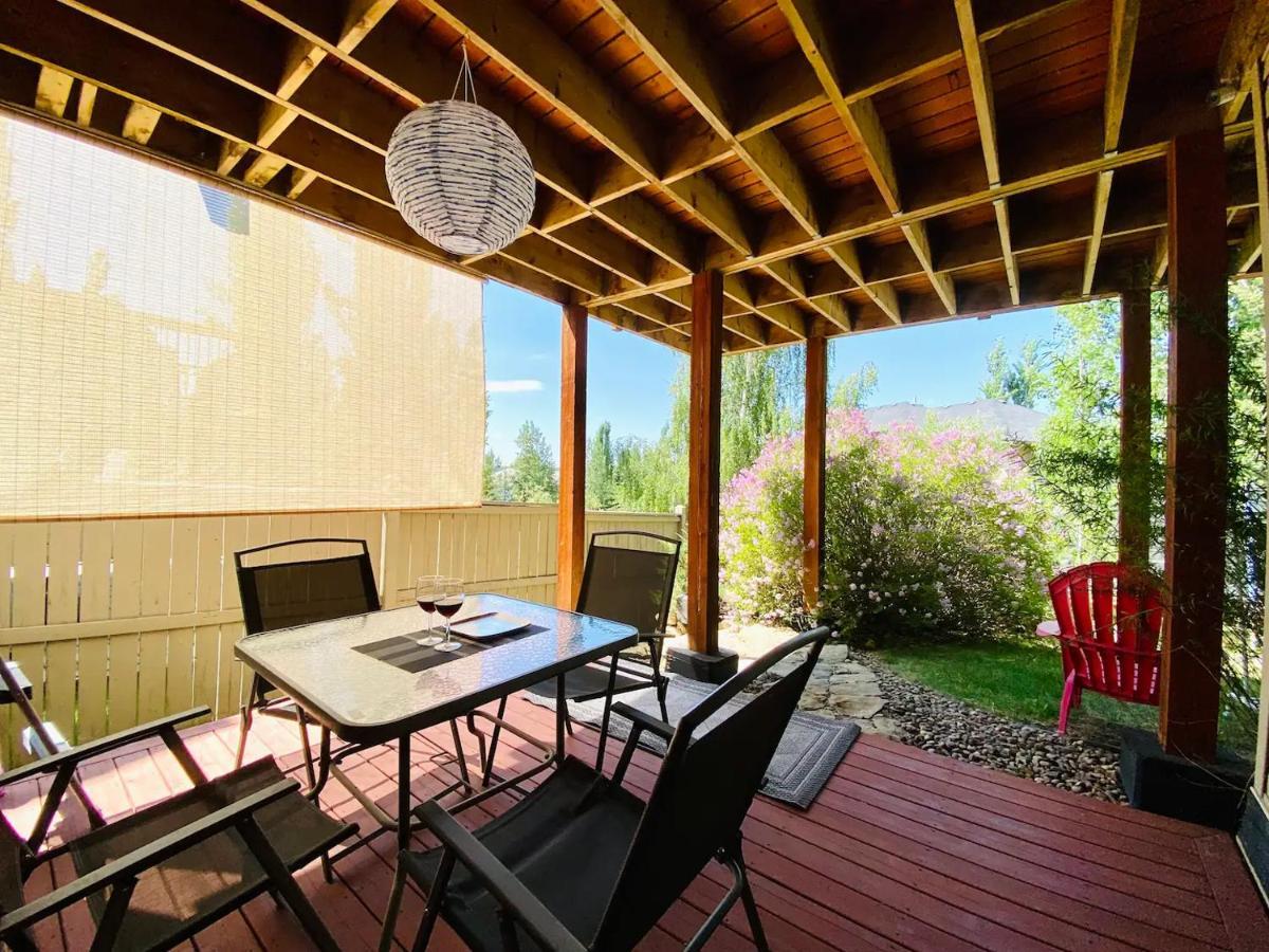 Private, Spacious, & Bright Home YYC Eksteriør billede