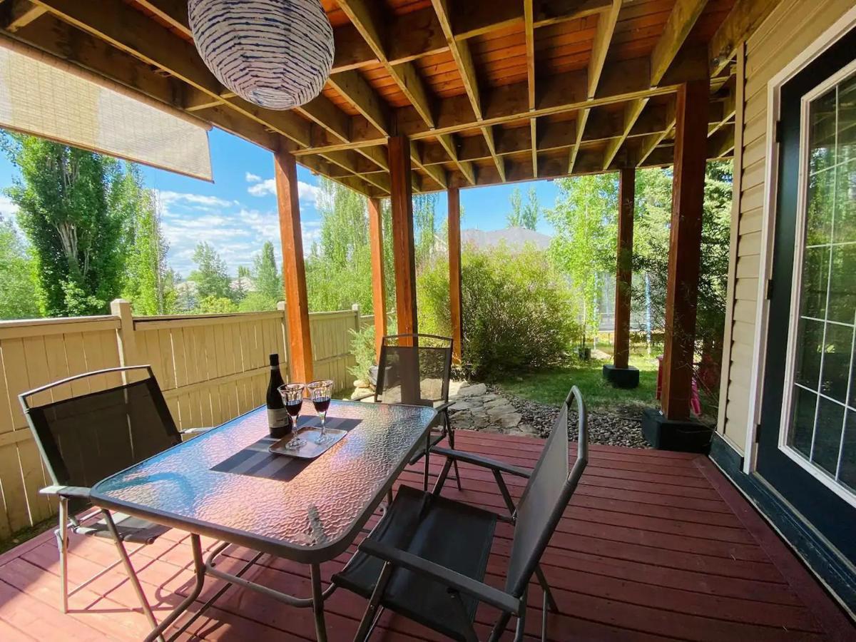 Private, Spacious, & Bright Home YYC Eksteriør billede
