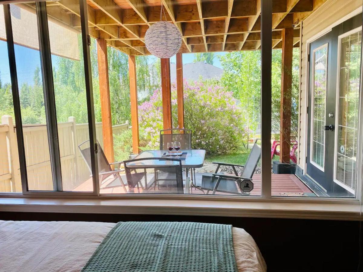 Private, Spacious, & Bright Home YYC Eksteriør billede